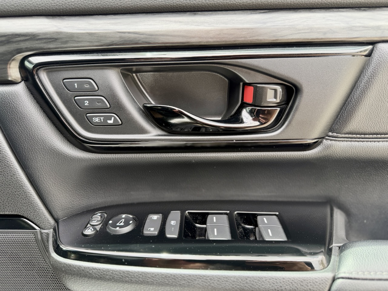 
								HONDA CR-V E-HEV HYBIRD full									