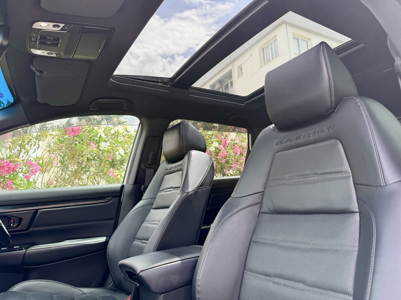 
								HONDA CR-V E-HEV HYBIRD full									
