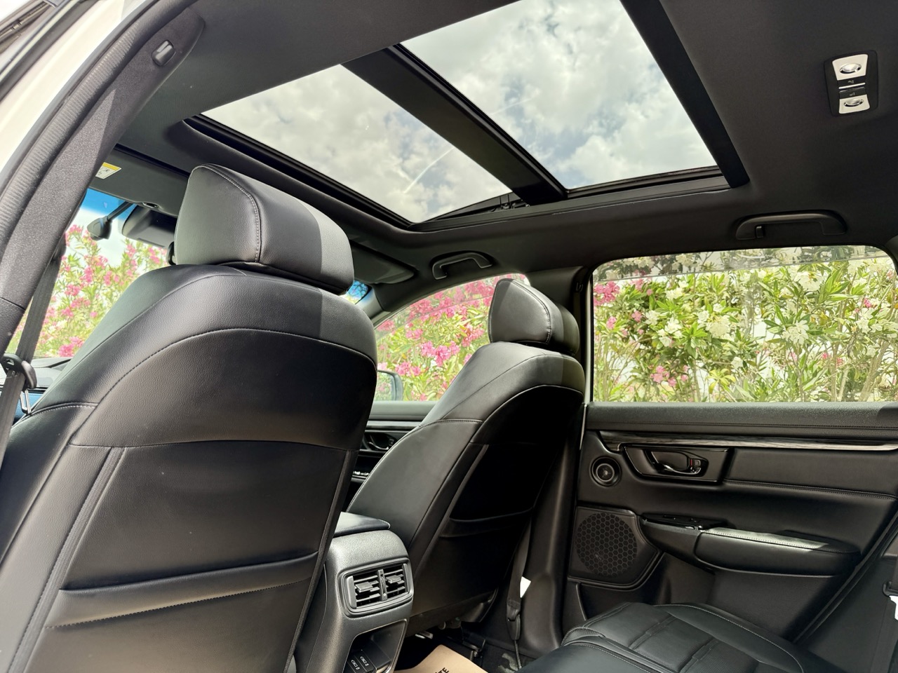
								HONDA CR-V E-HEV HYBIRD full									