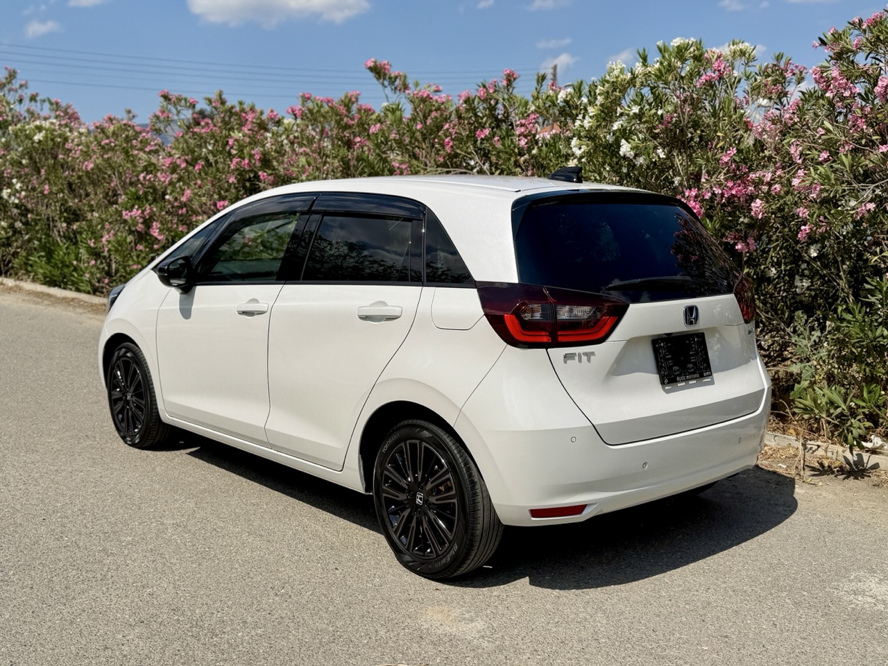
								HONDA FIT E-HEV CASA full									