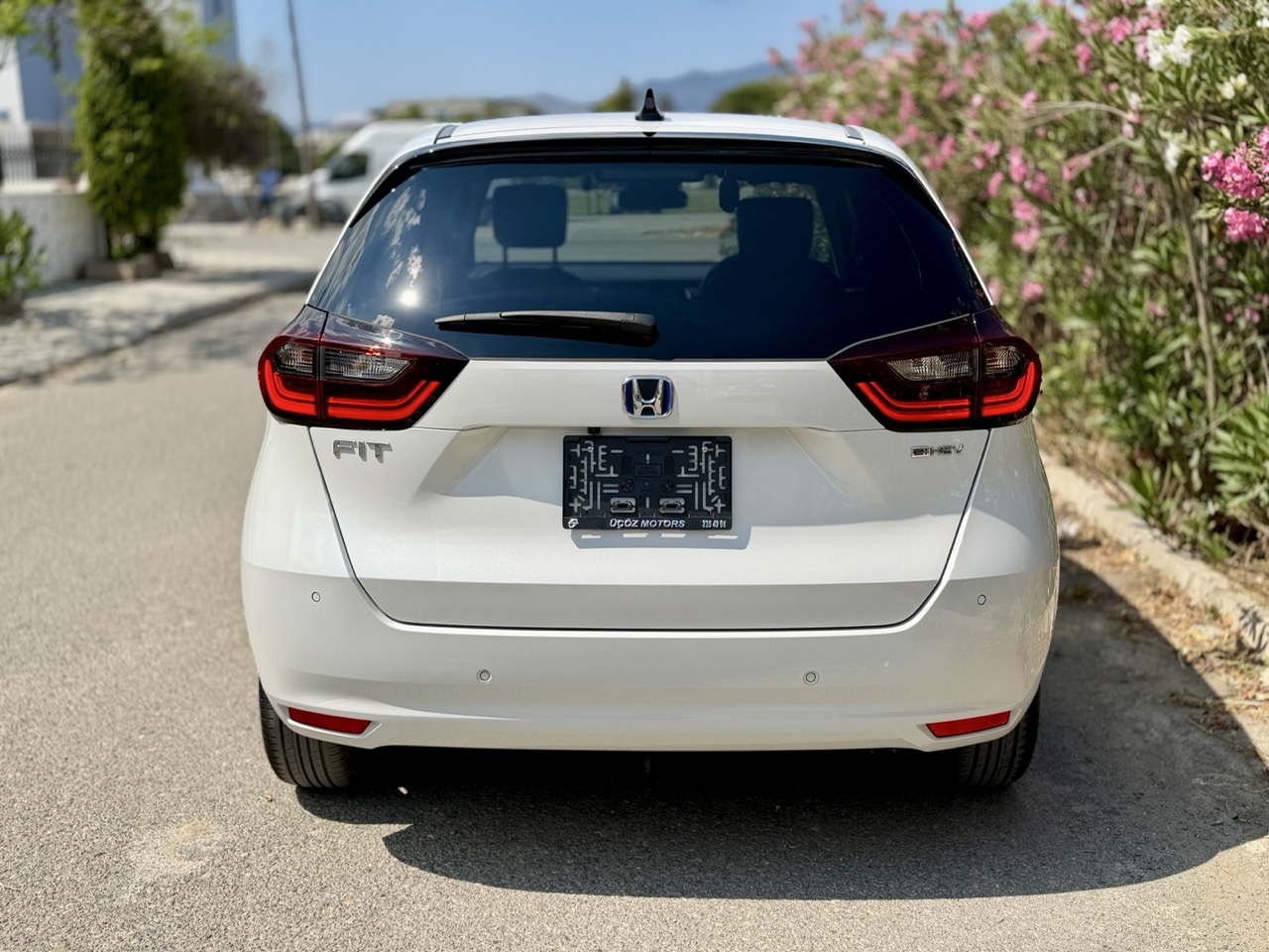 
								HONDA FIT E-HEV CASA full									