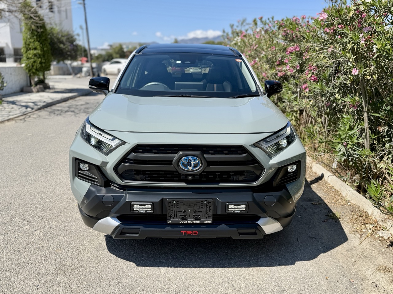 
								TOYOTA RAV4 full									