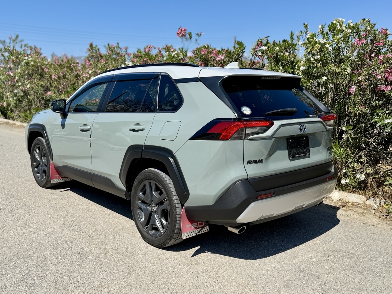 
								TOYOTA RAV4 full									