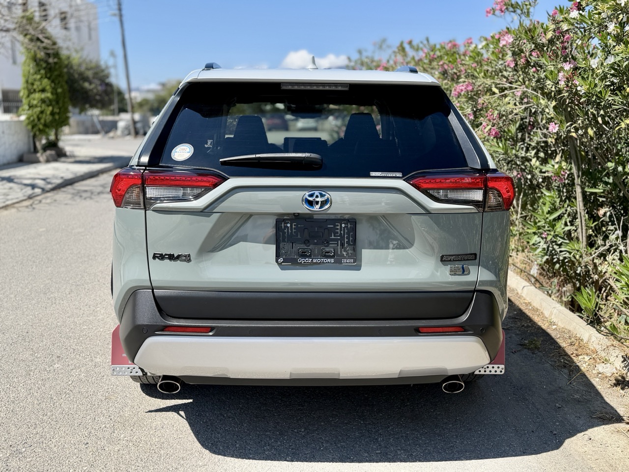
								TOYOTA RAV4 full									