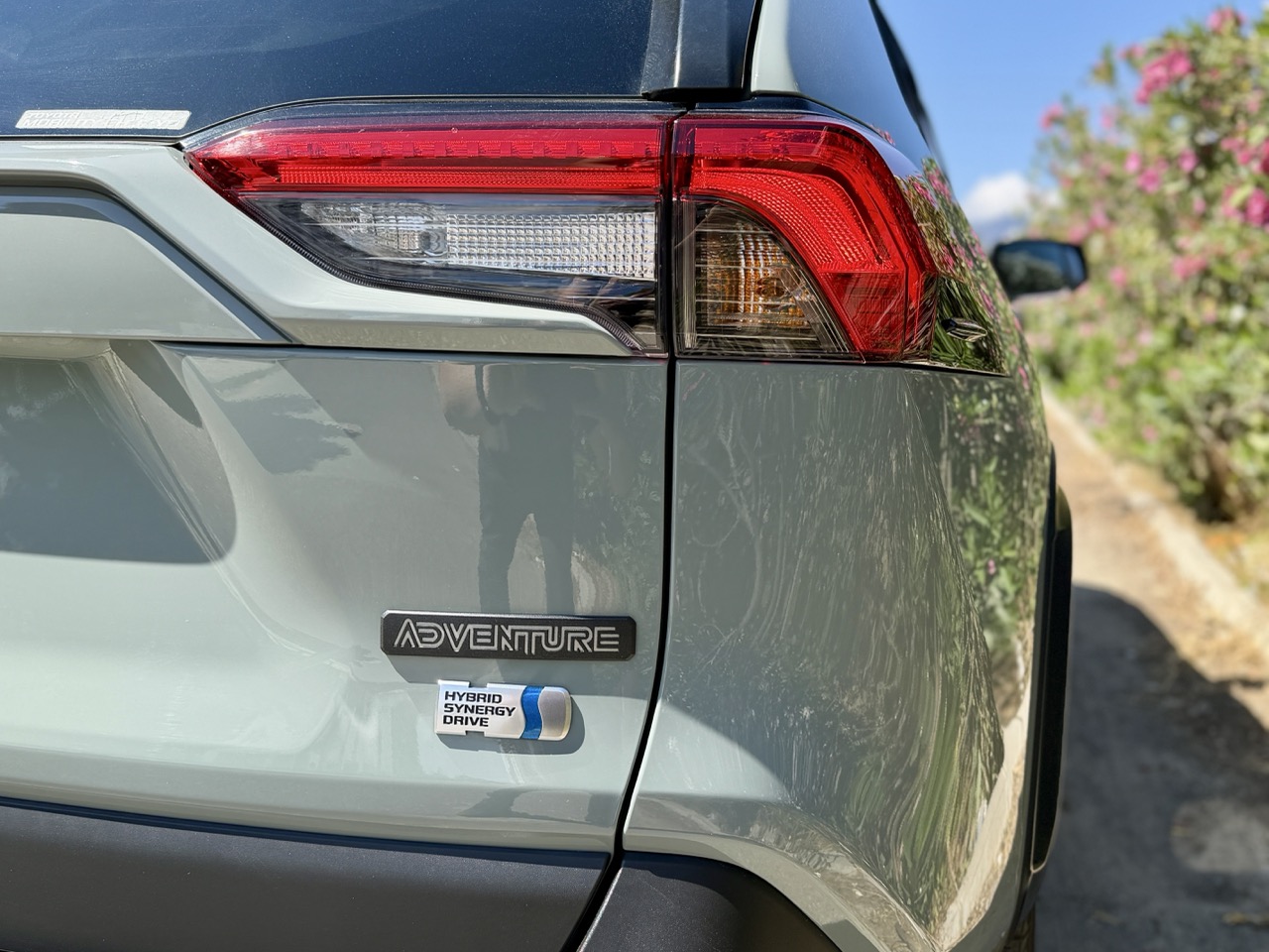
								TOYOTA RAV4 full									