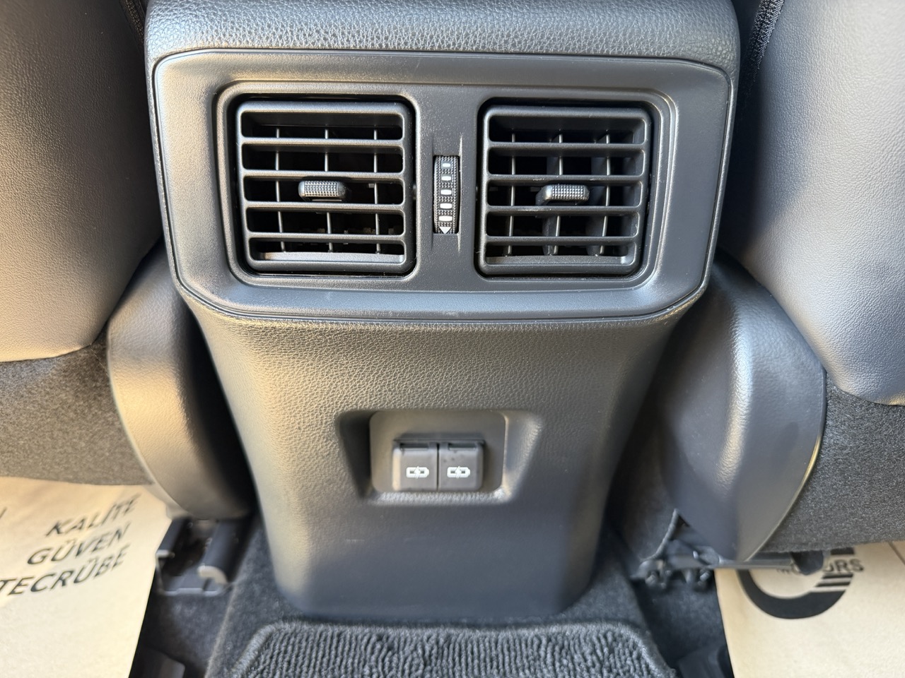 
								TOYOTA RAV4 full									