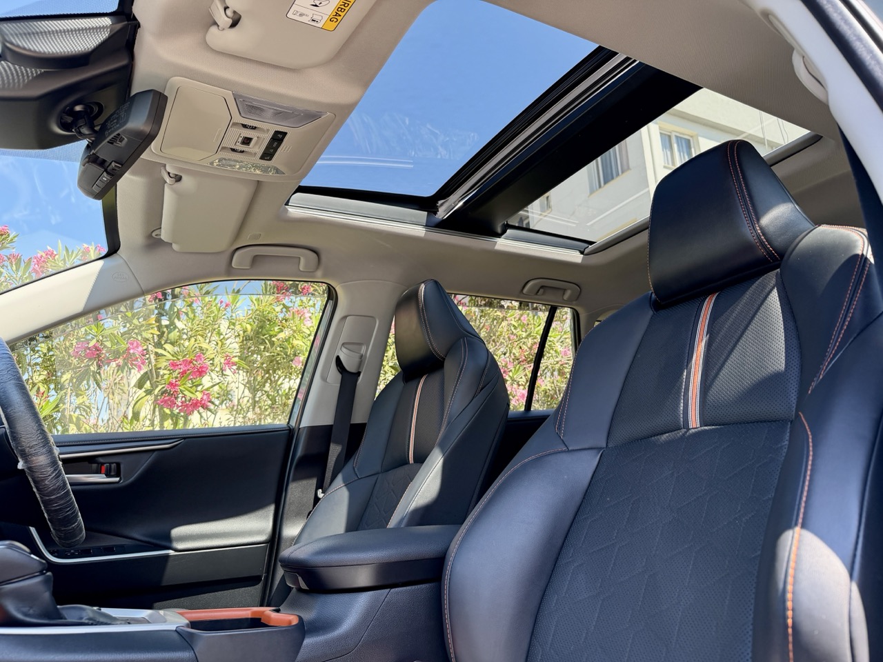
								TOYOTA RAV4 full									