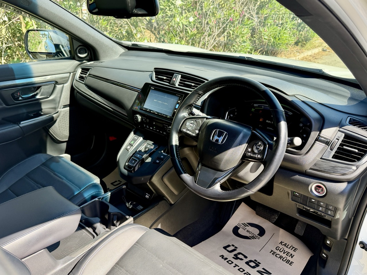 
								HONDA CR-V EHEV HIBRIT full									
