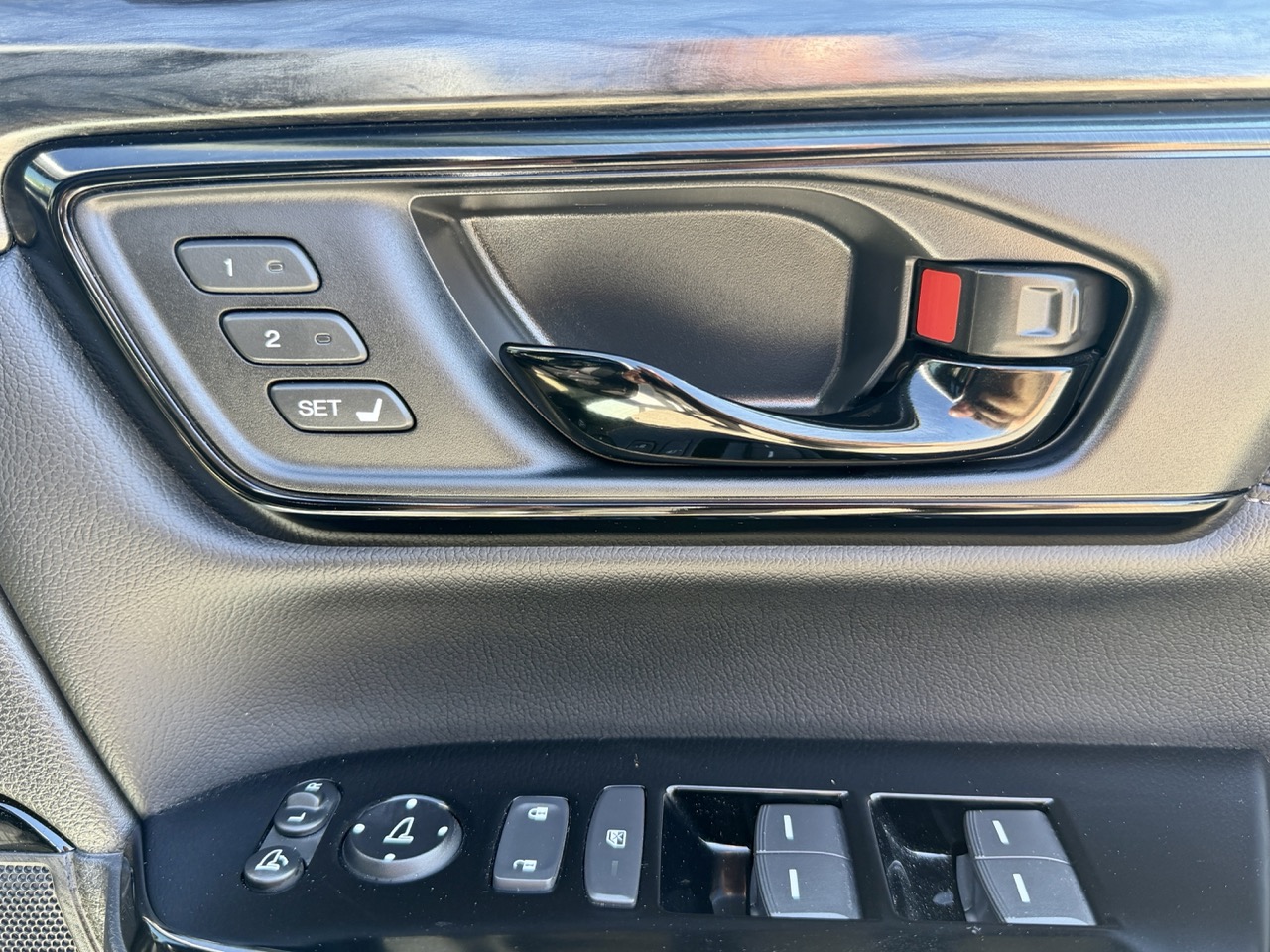 
								HONDA CR-V EHEV HIBRIT full									