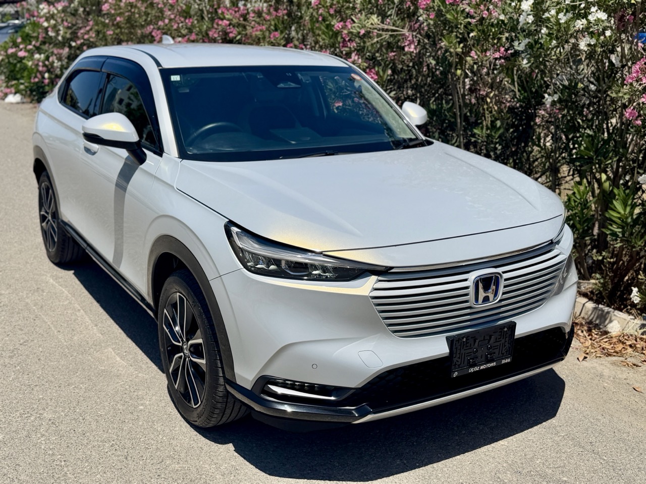
								HONDA VEZEL E-HEV full									