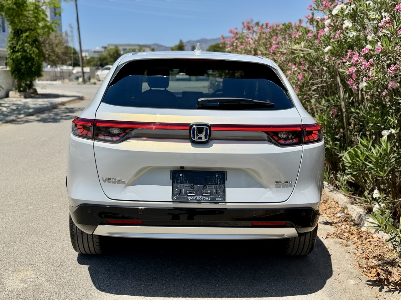 
								HONDA VEZEL E-HEV full									