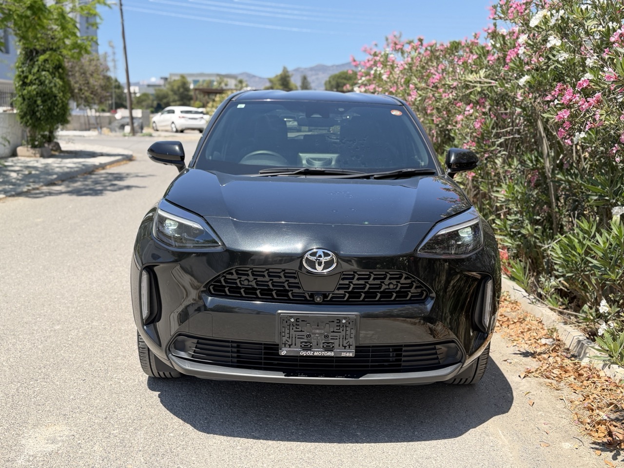 
								TOYOTA YARIS CROSS full									