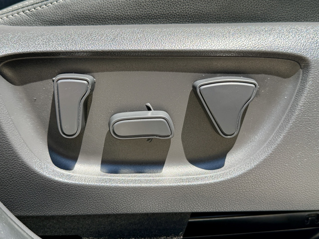 
								TOYOTA YARIS CROSS full									