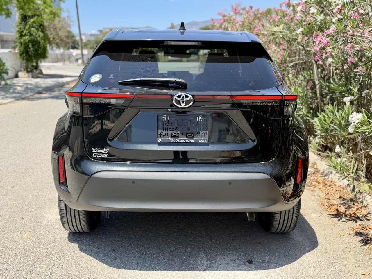 
								TOYOTA YARIS CROSS full									