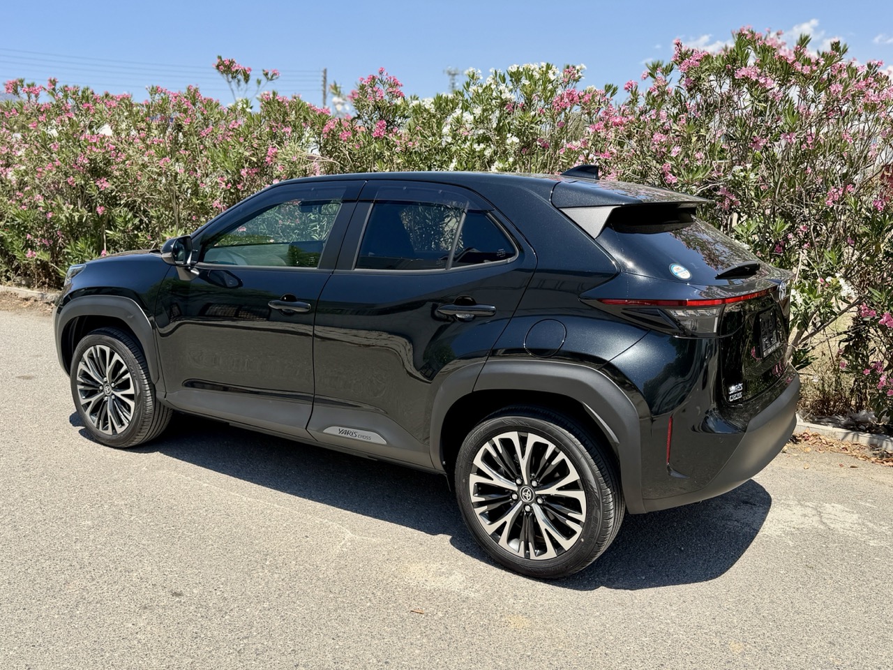 
								TOYOTA YARIS CROSS full									