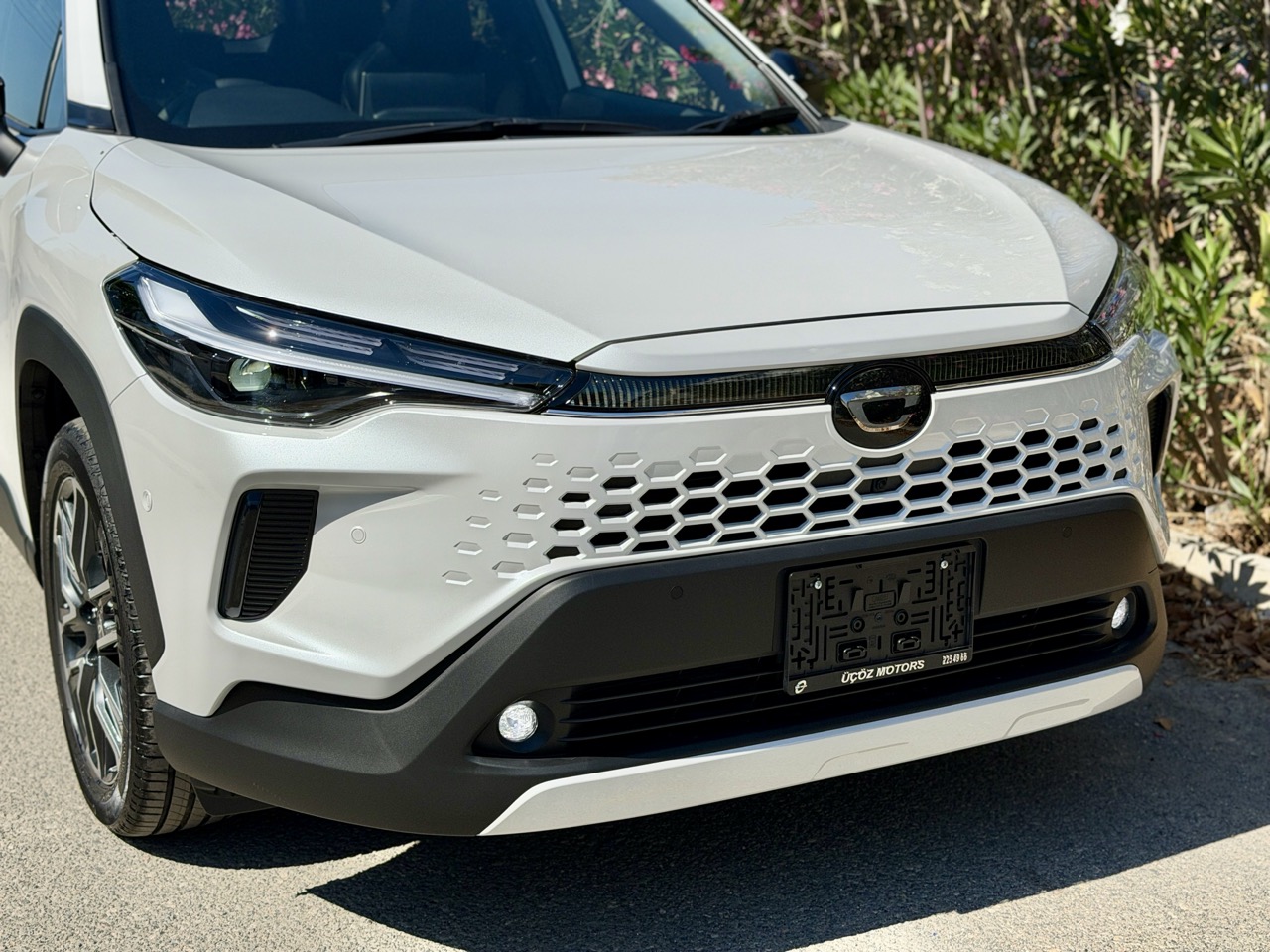 
								TOYOTA COROLLA CROSS full									