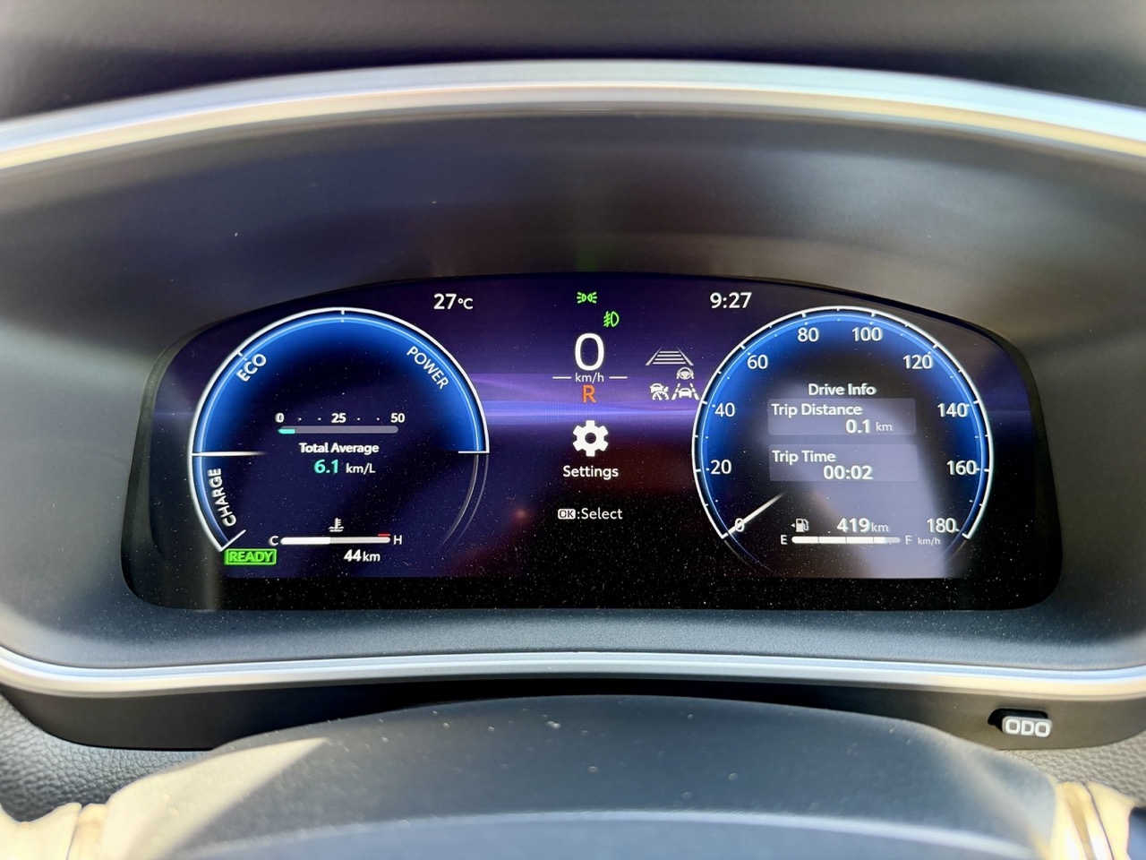 
								TOYOTA COROLLA CROSS full									