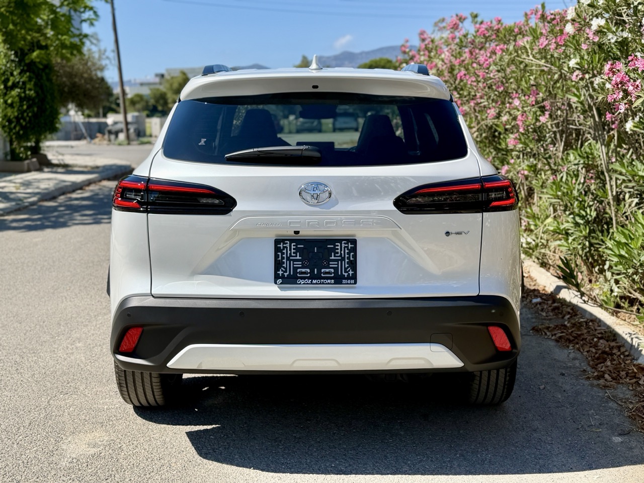
								TOYOTA COROLLA CROSS full									
