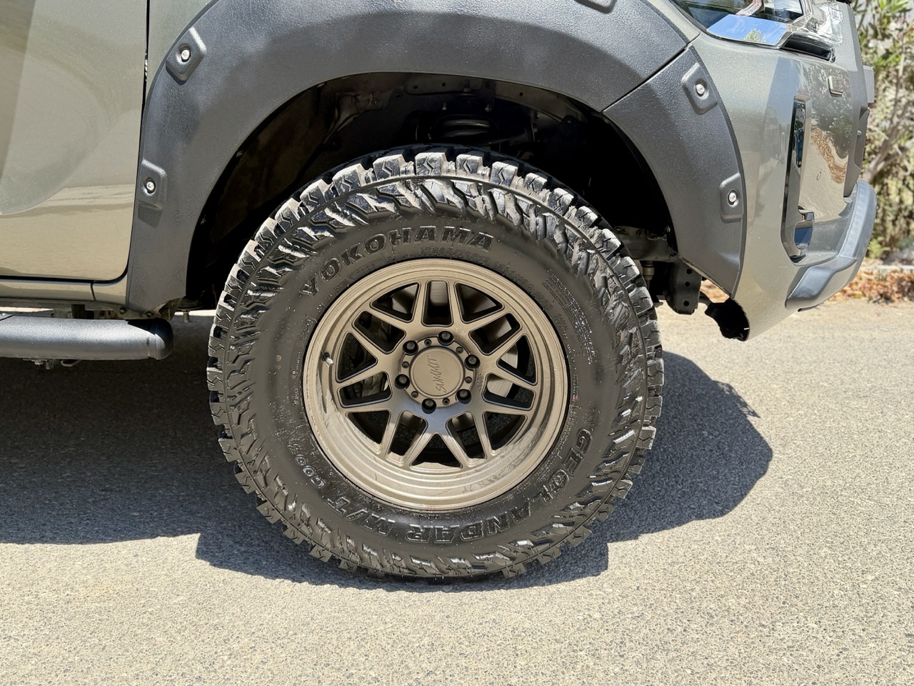 
								TOYOTA HILUX full									