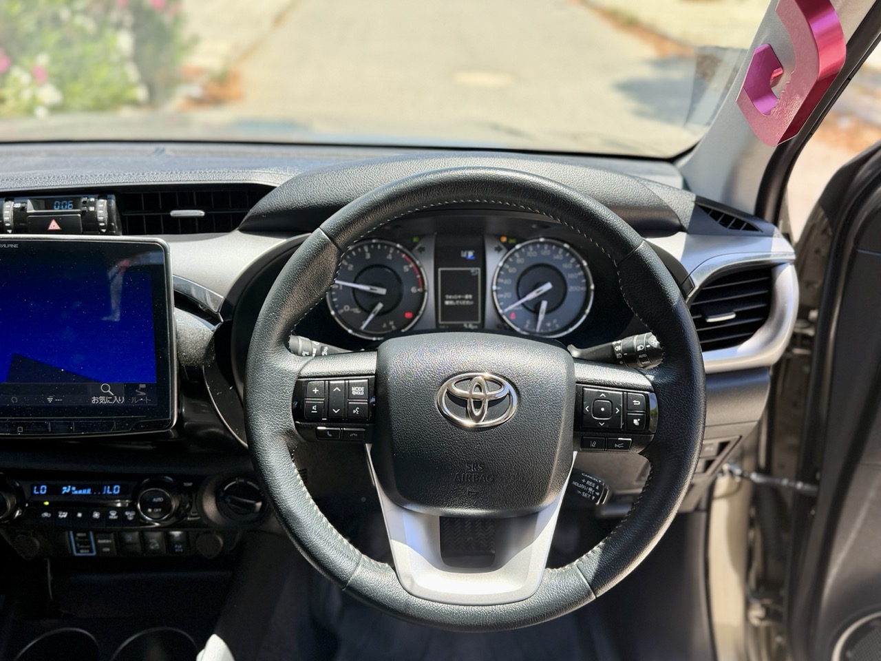 
								TOYOTA HILUX full									