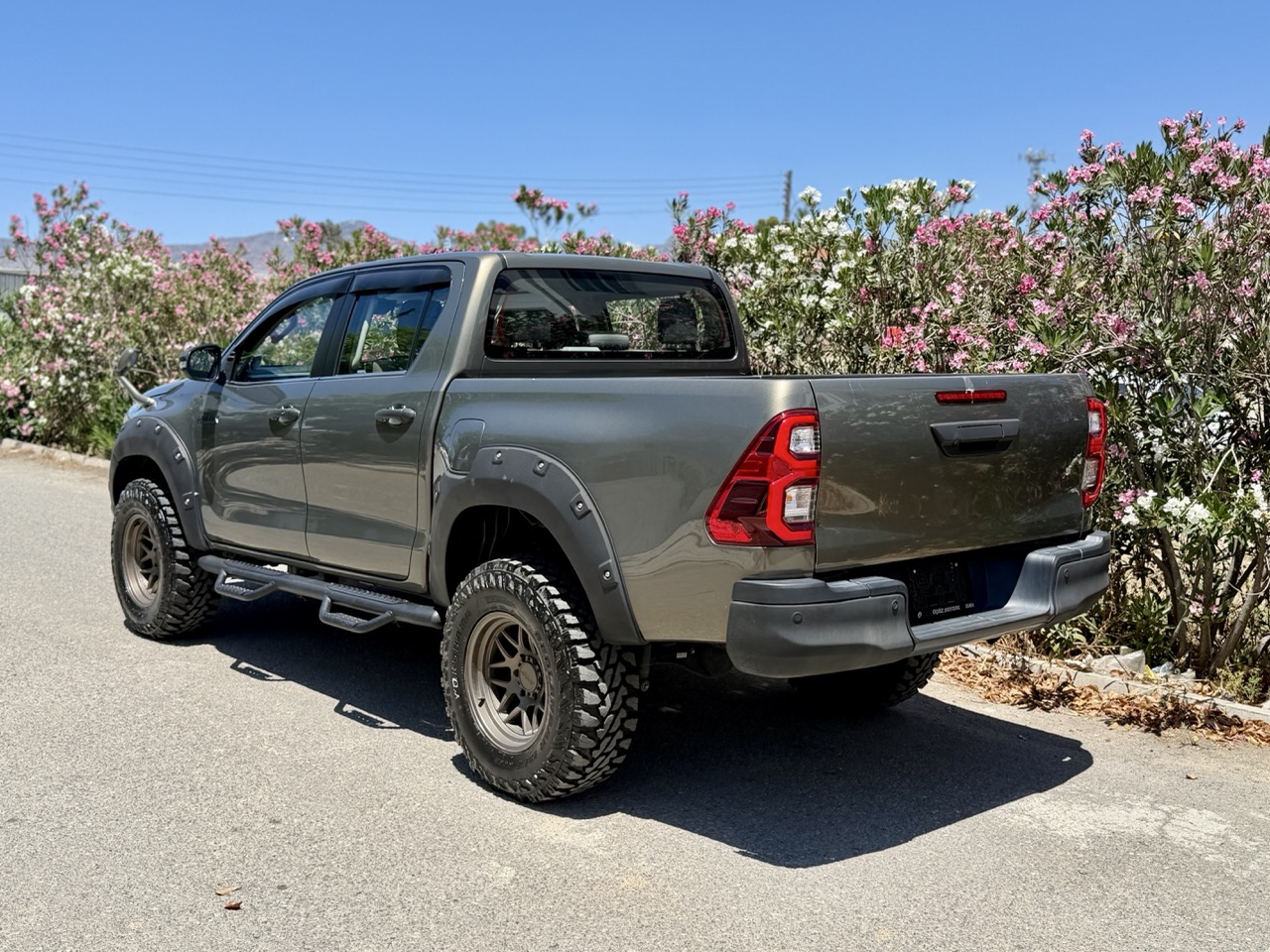 
								TOYOTA HILUX full									