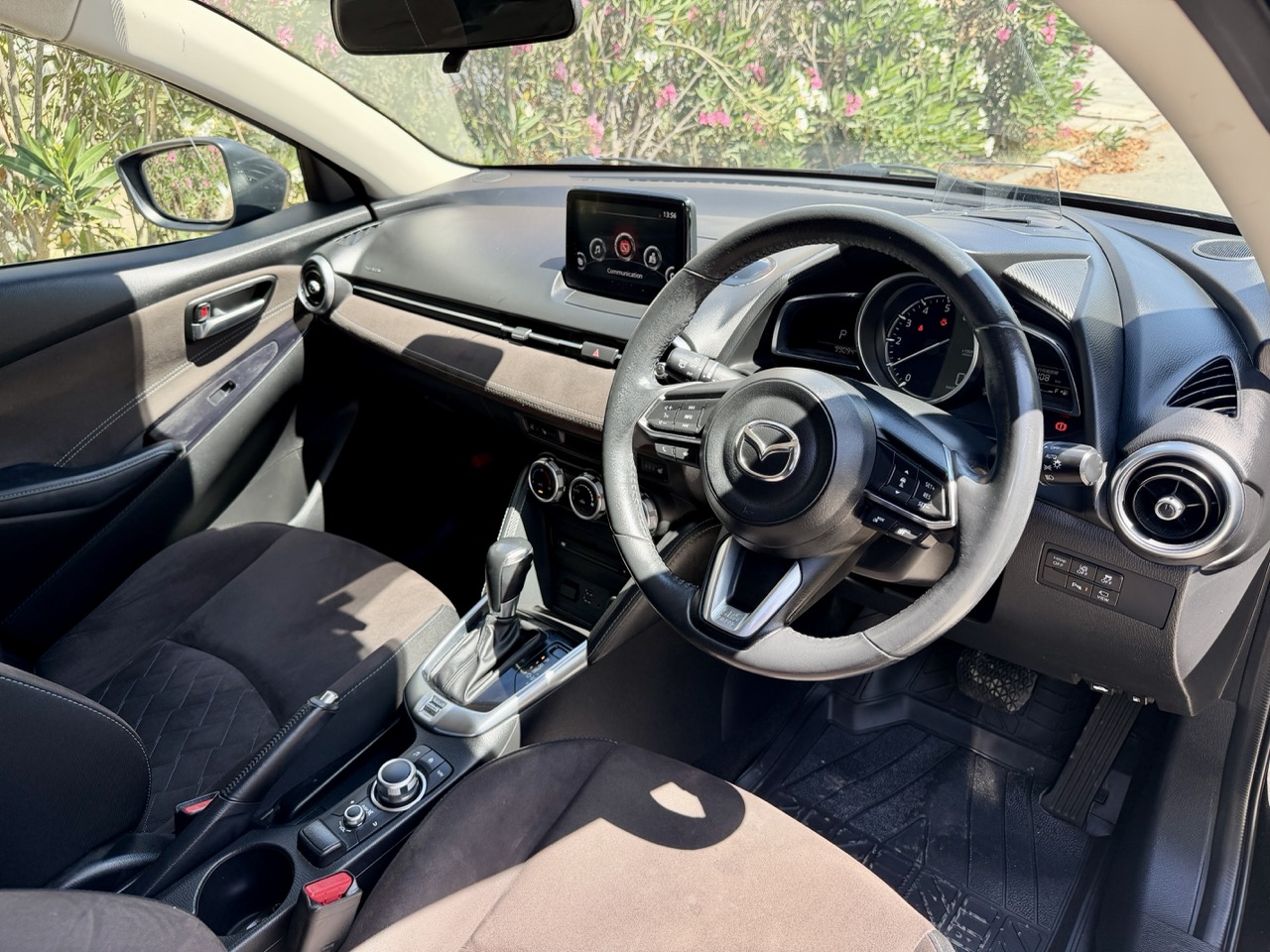 
								MAZDA DEMIO full									