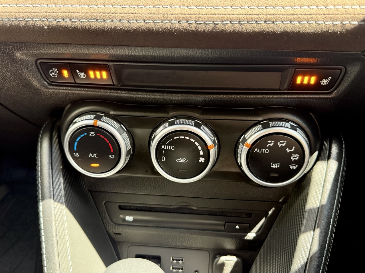 
								MAZDA DEMIO full									
