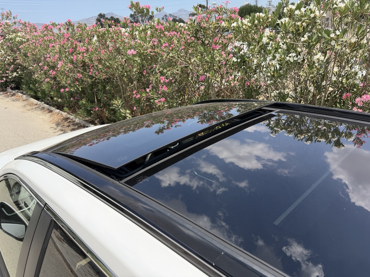
								Toyota RAV4 PLUG IN HIBRIT full									