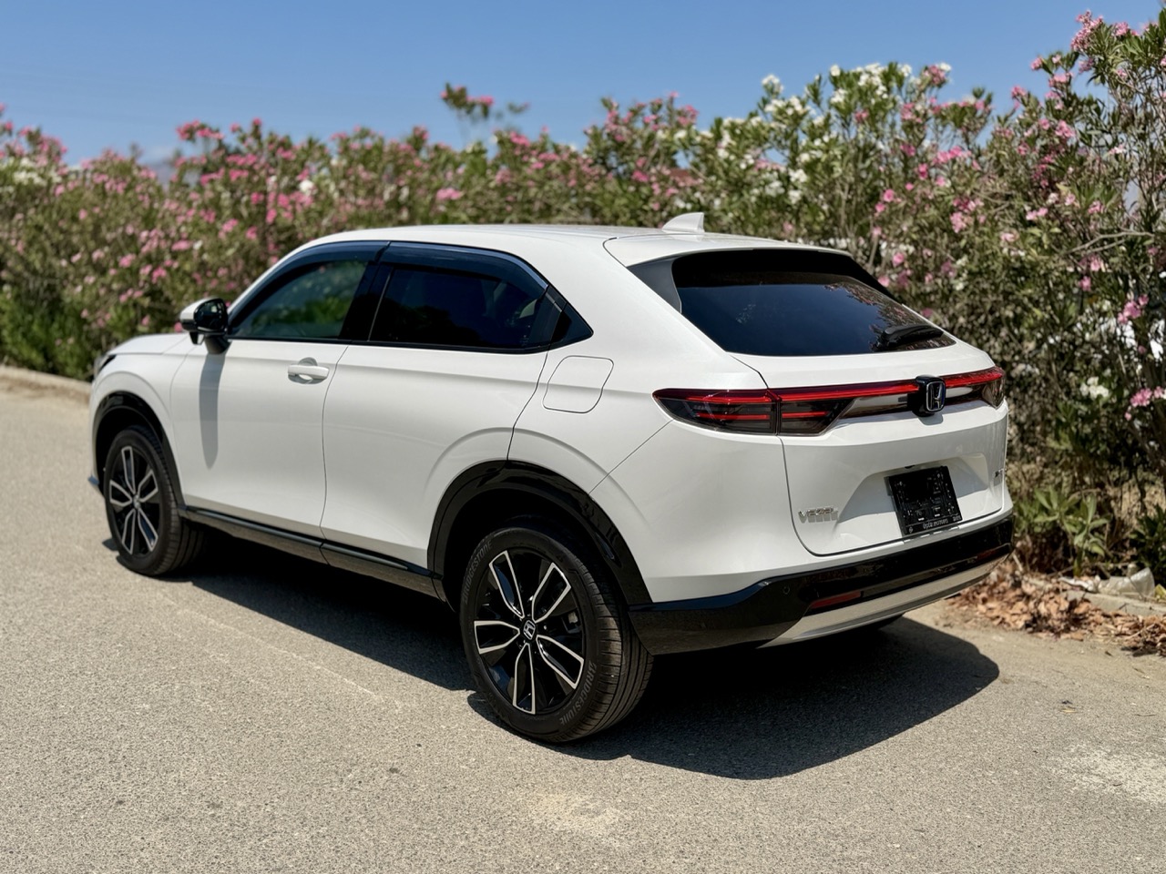 
								HONDA VEZEL full									