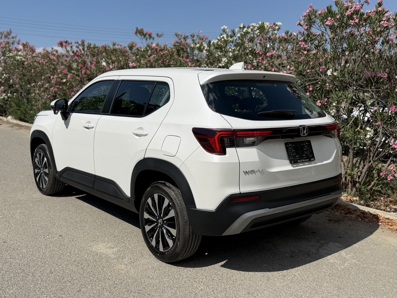 
								HONDA WR-V full									