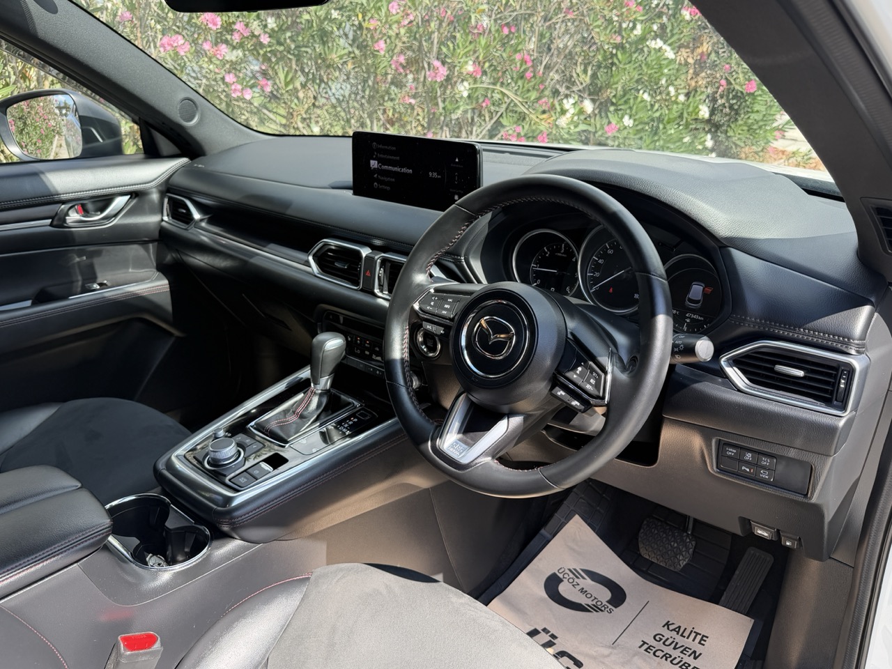 
								MAZDA CX-8 full									
