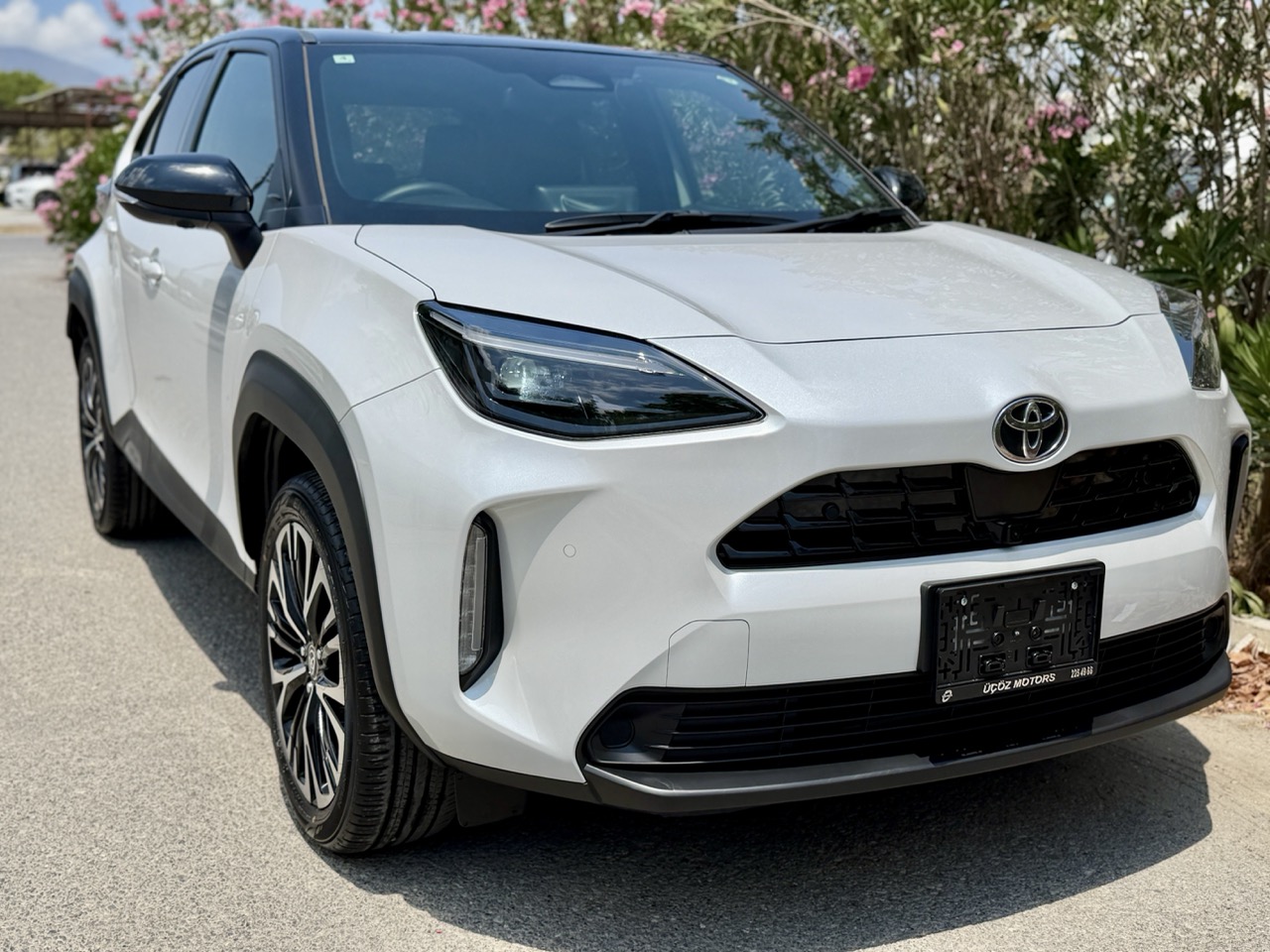 
								TOYOTA YARIS CROSS full									