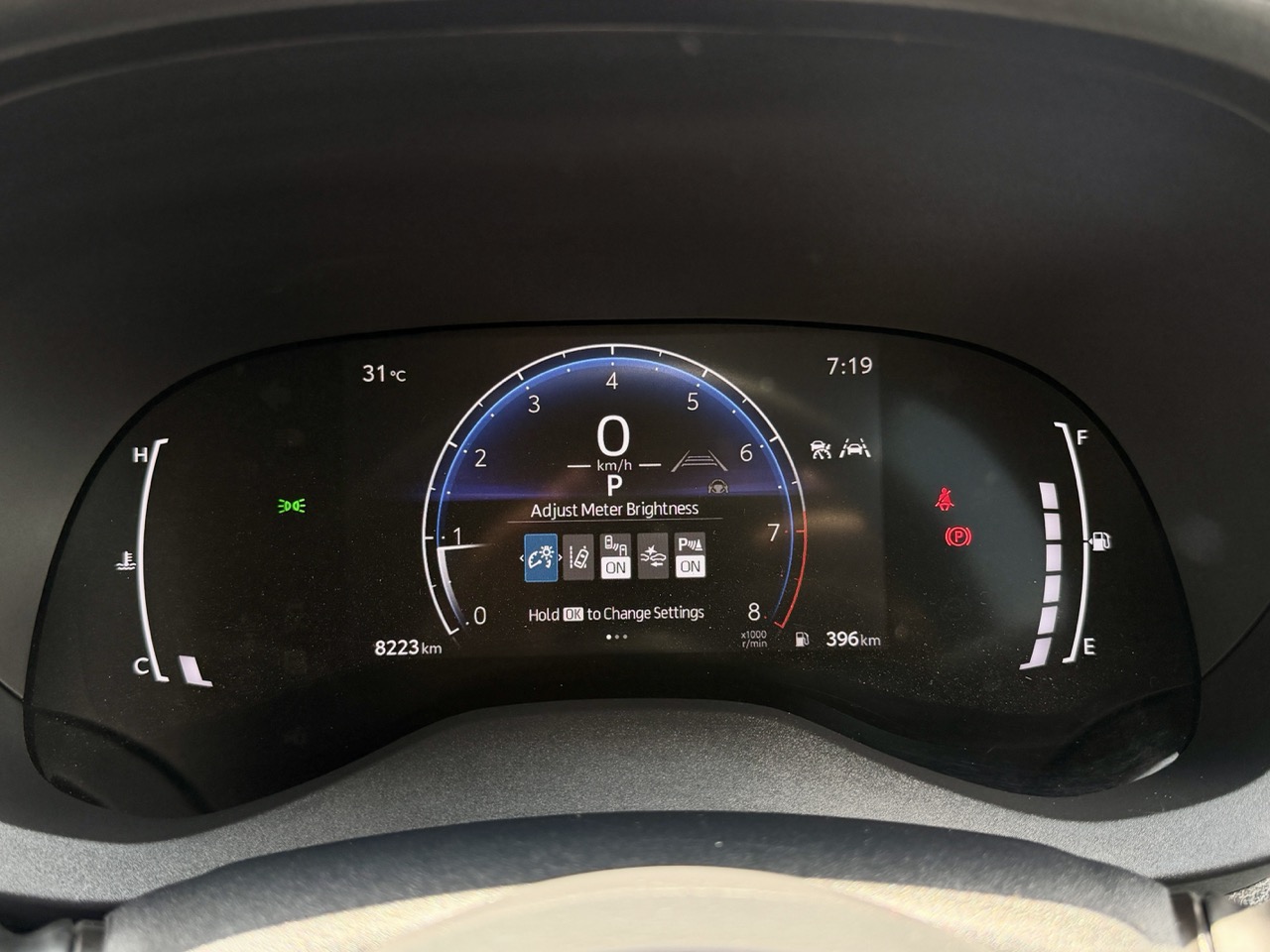 
								TOYOTA YARIS CROSS full									