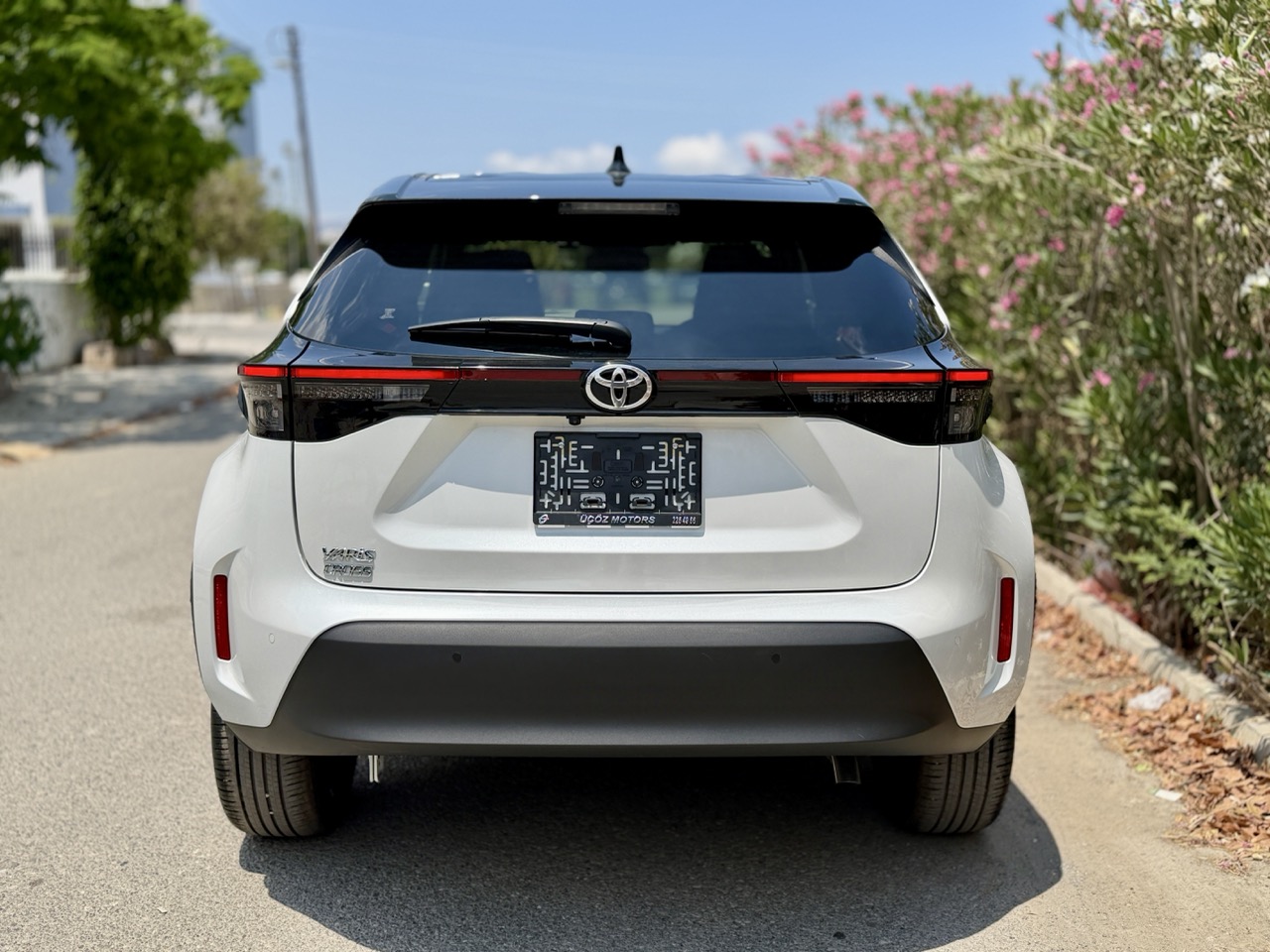 
								TOYOTA YARIS CROSS full									