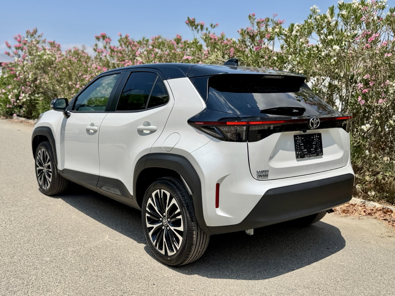 
								TOYOTA YARIS CROSS full									