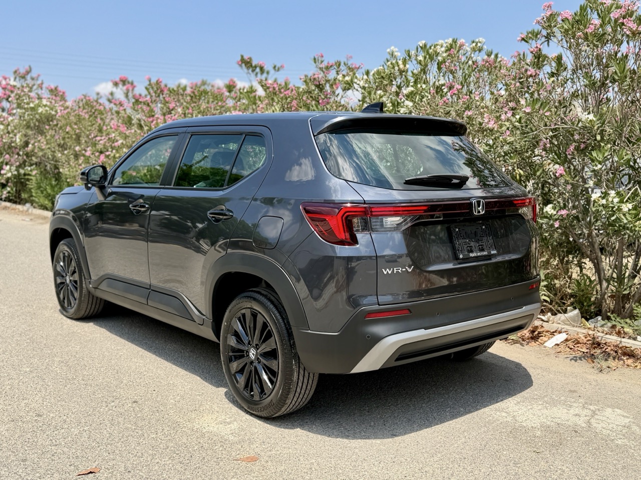 
								HONDA WR-V full									