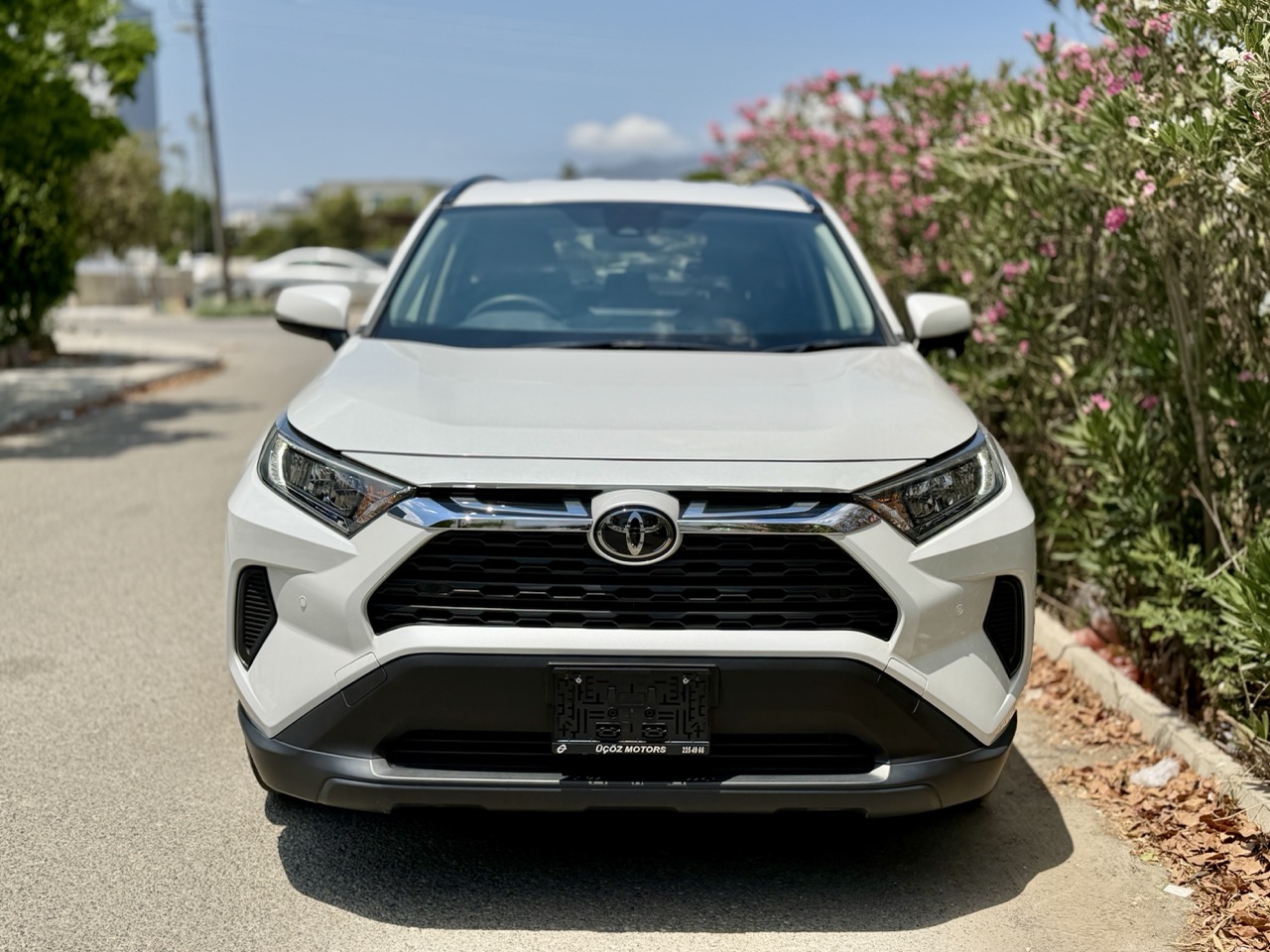 
								TOYOTA RAV4 full									