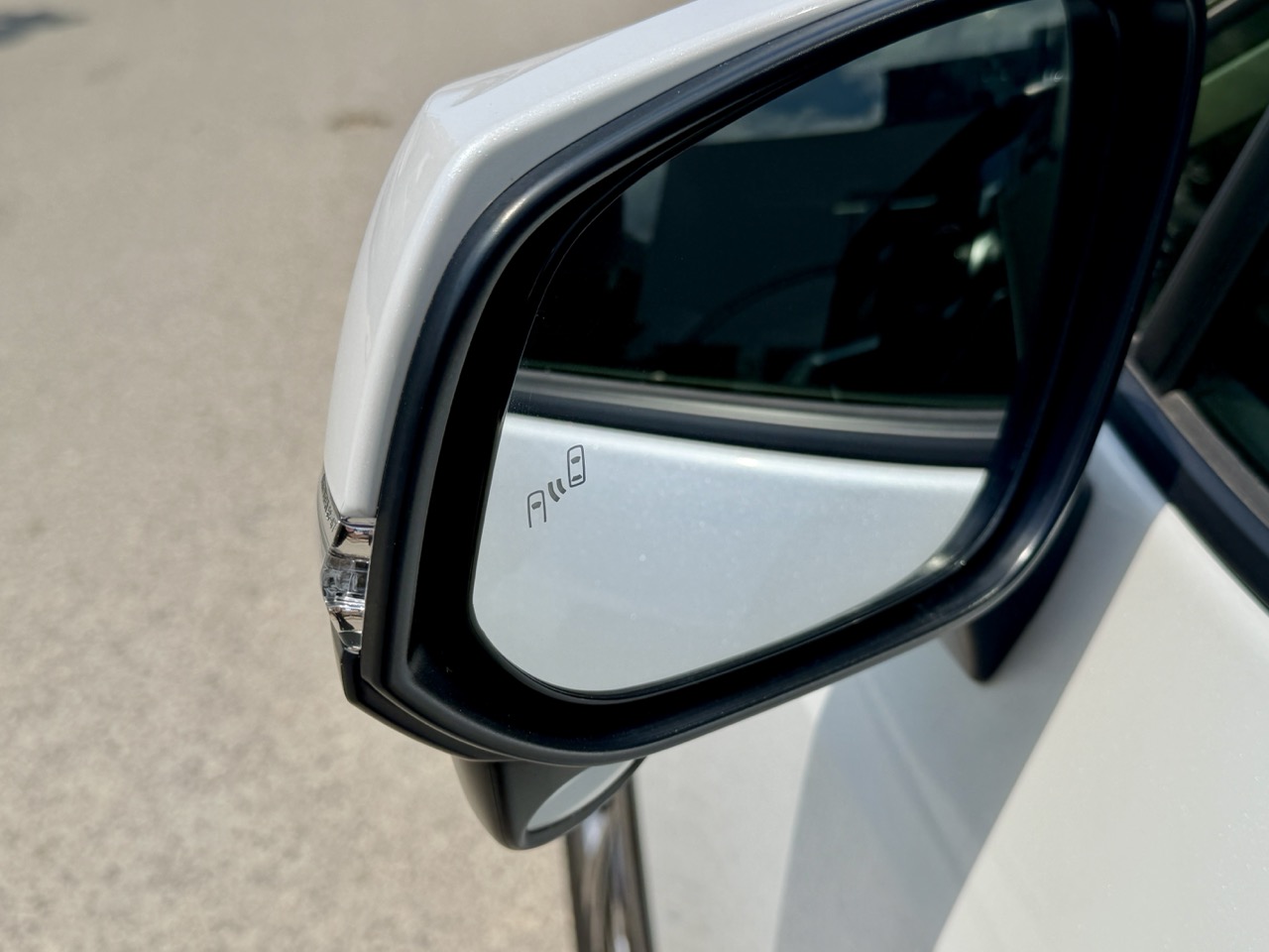 
								TOYOTA RAV4 full									