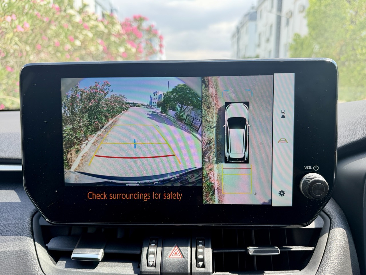 
								TOYOTA RAV4 PLUG IN HIBRIT full									