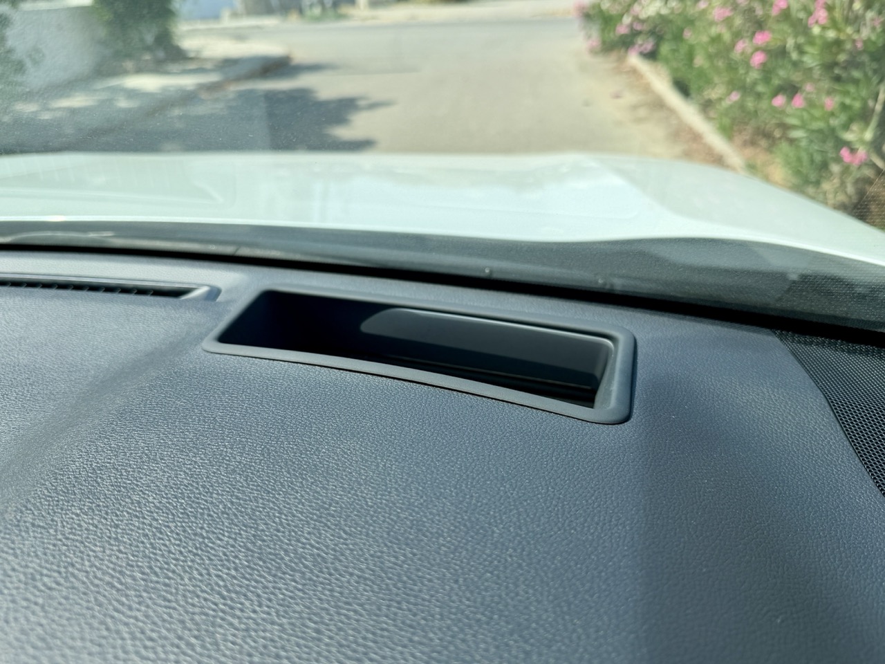 
								TOYOTA RAV4 PLUG IN HIBRIT full									