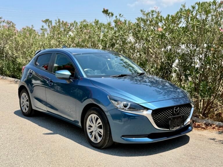 MAZDA 2