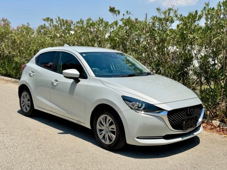 MAZDA 2