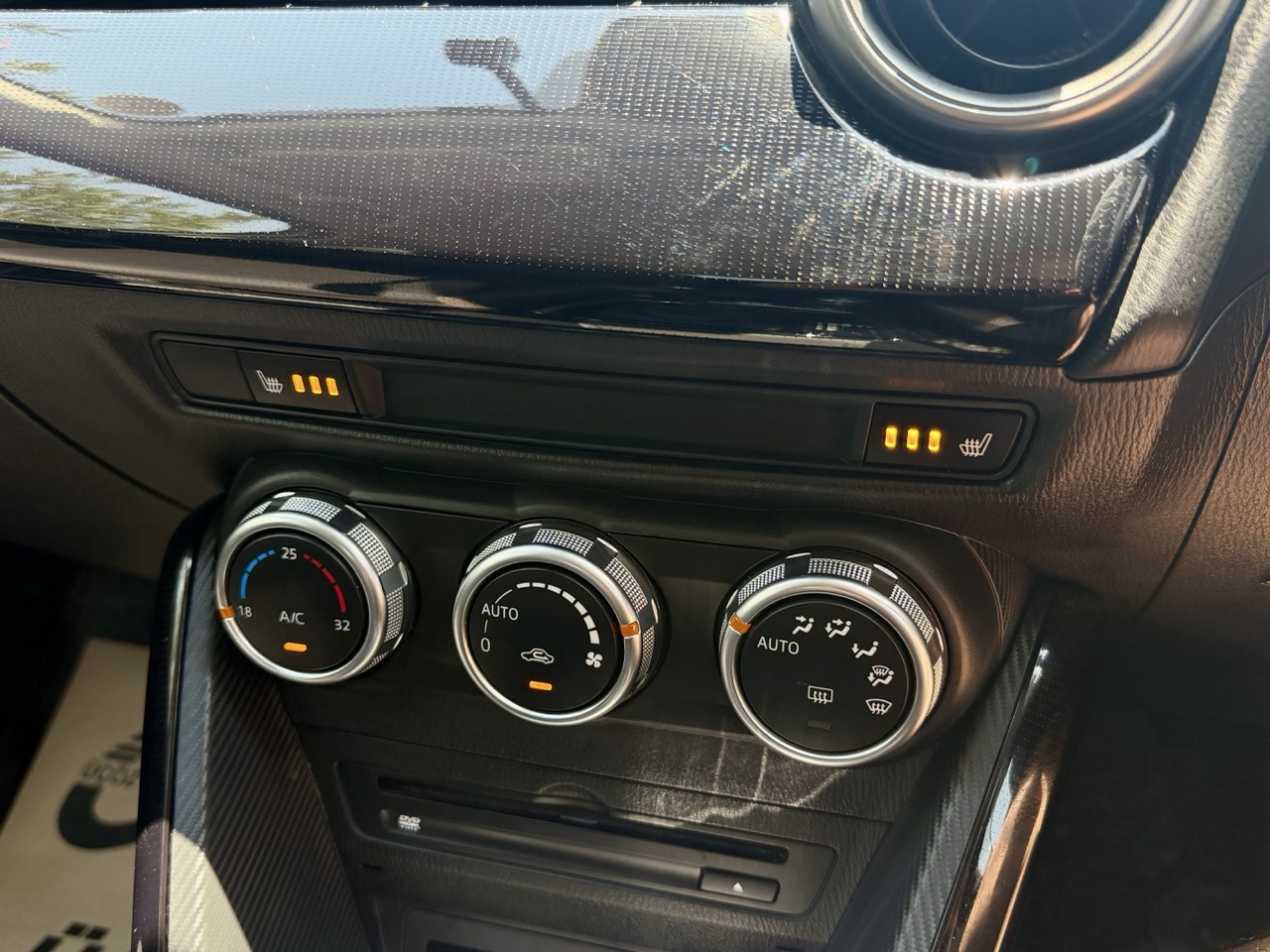 
								MAZDA 2 full									