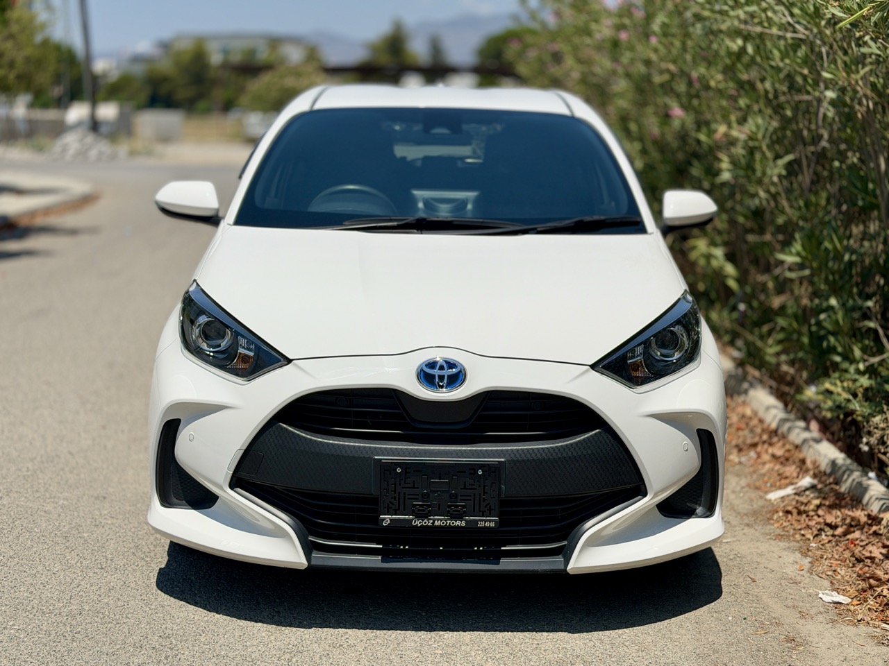 
								TOYOTA YARIS HIBRIT full									
