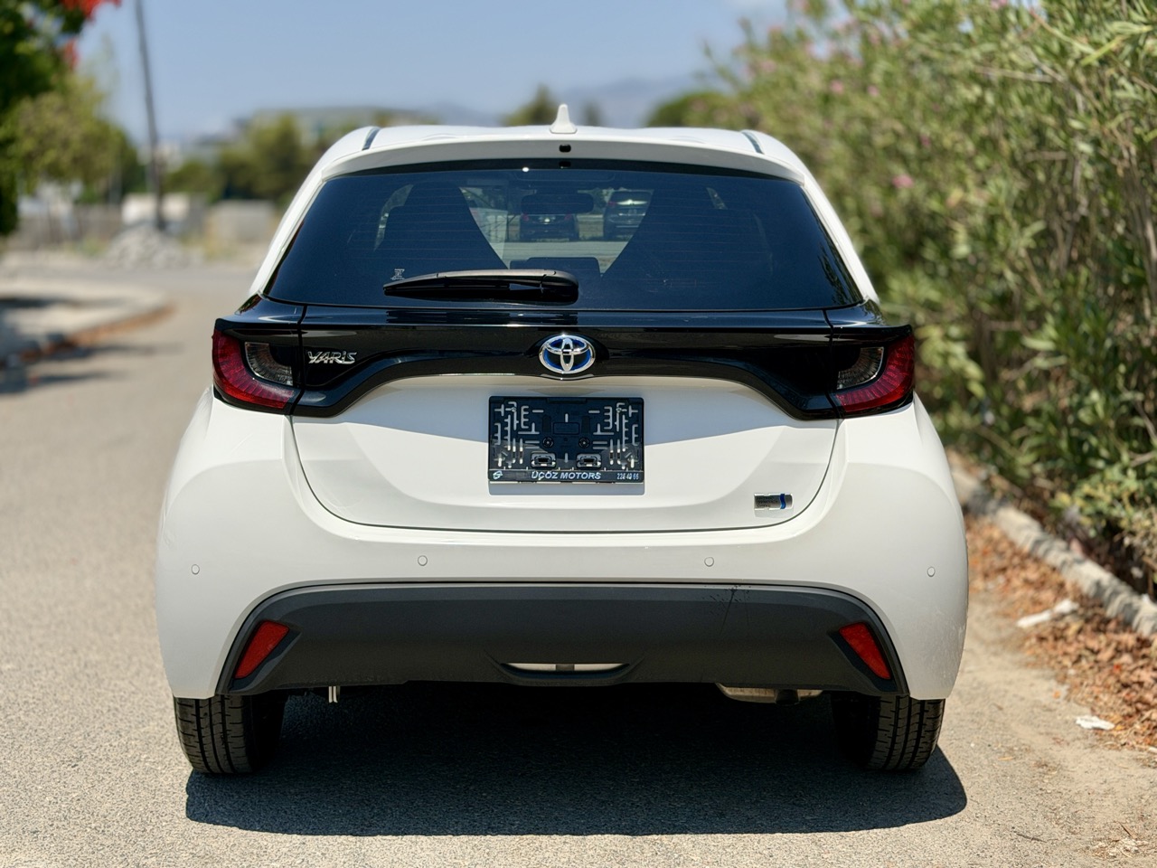 
								TOYOTA YARIS HIBRIT full									