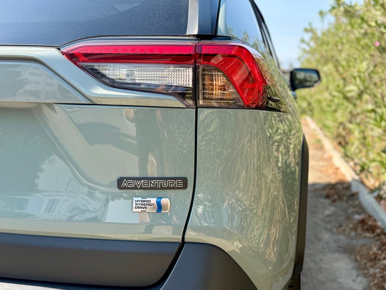 
								Toyota RAV4 full									