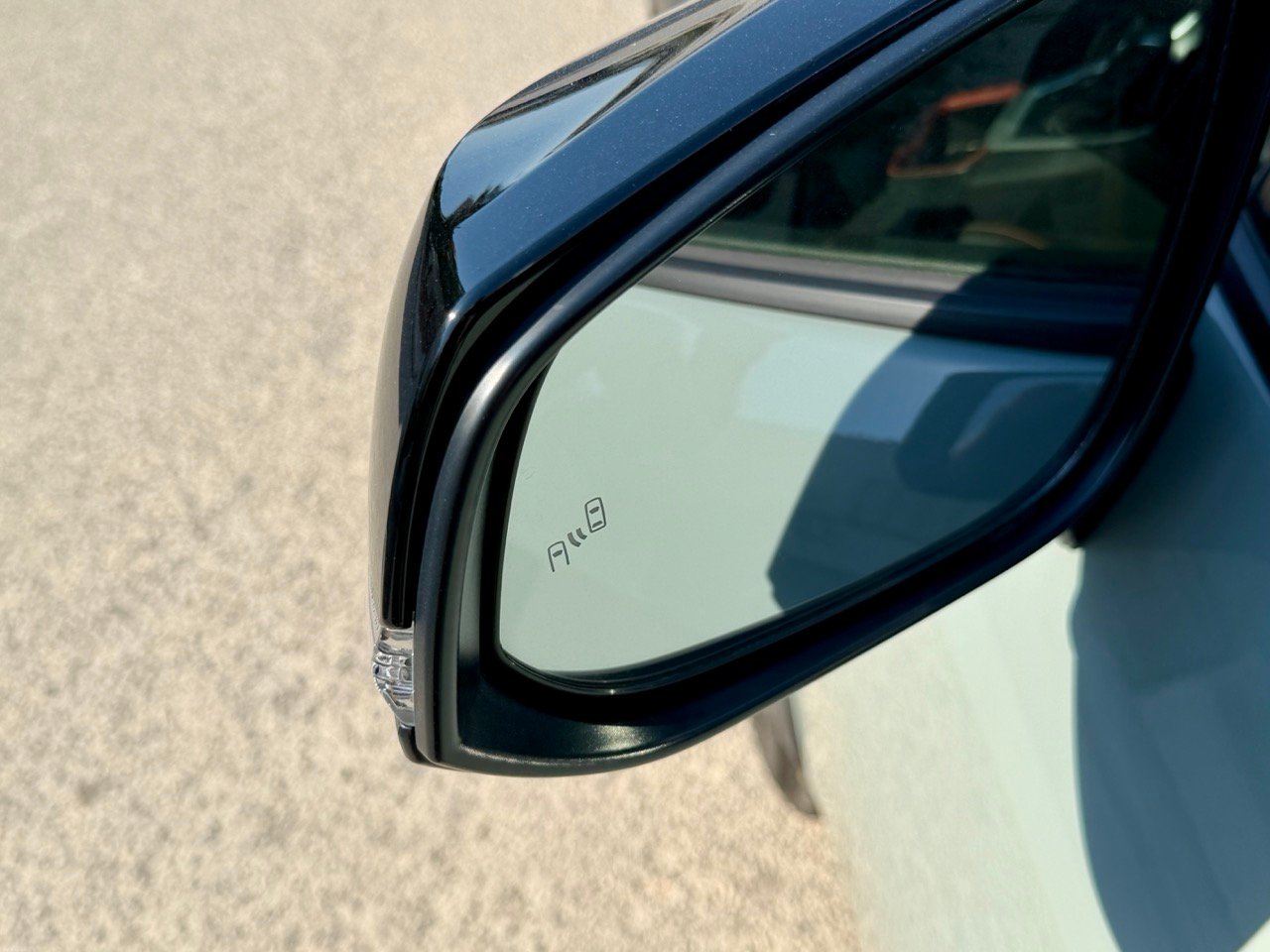 
								Toyota RAV4 full									