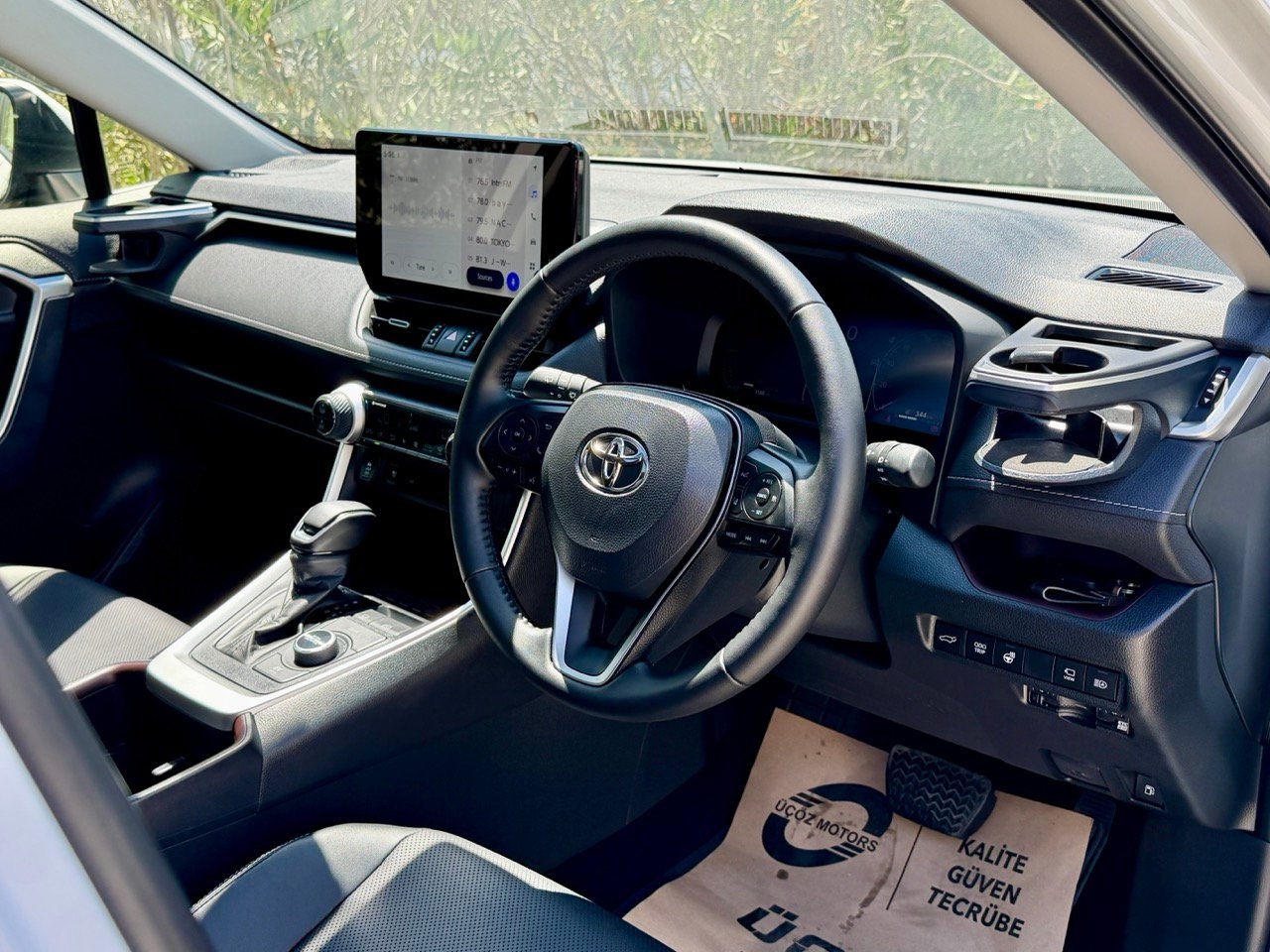 
								TOYOTA RAV4 full									