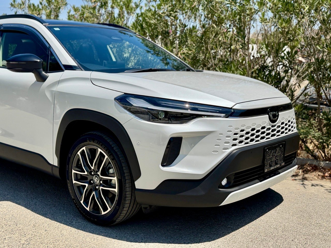 
								TOYOTA COROLLA CROSS full									