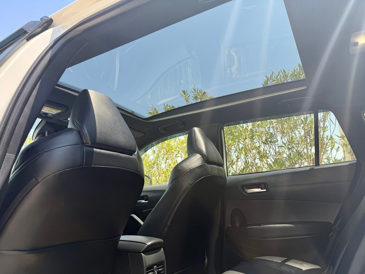 
								TOYOTA COROLLA CROSS full									